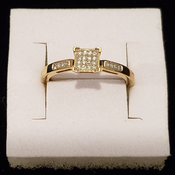 10kt Gold Diamond Ring